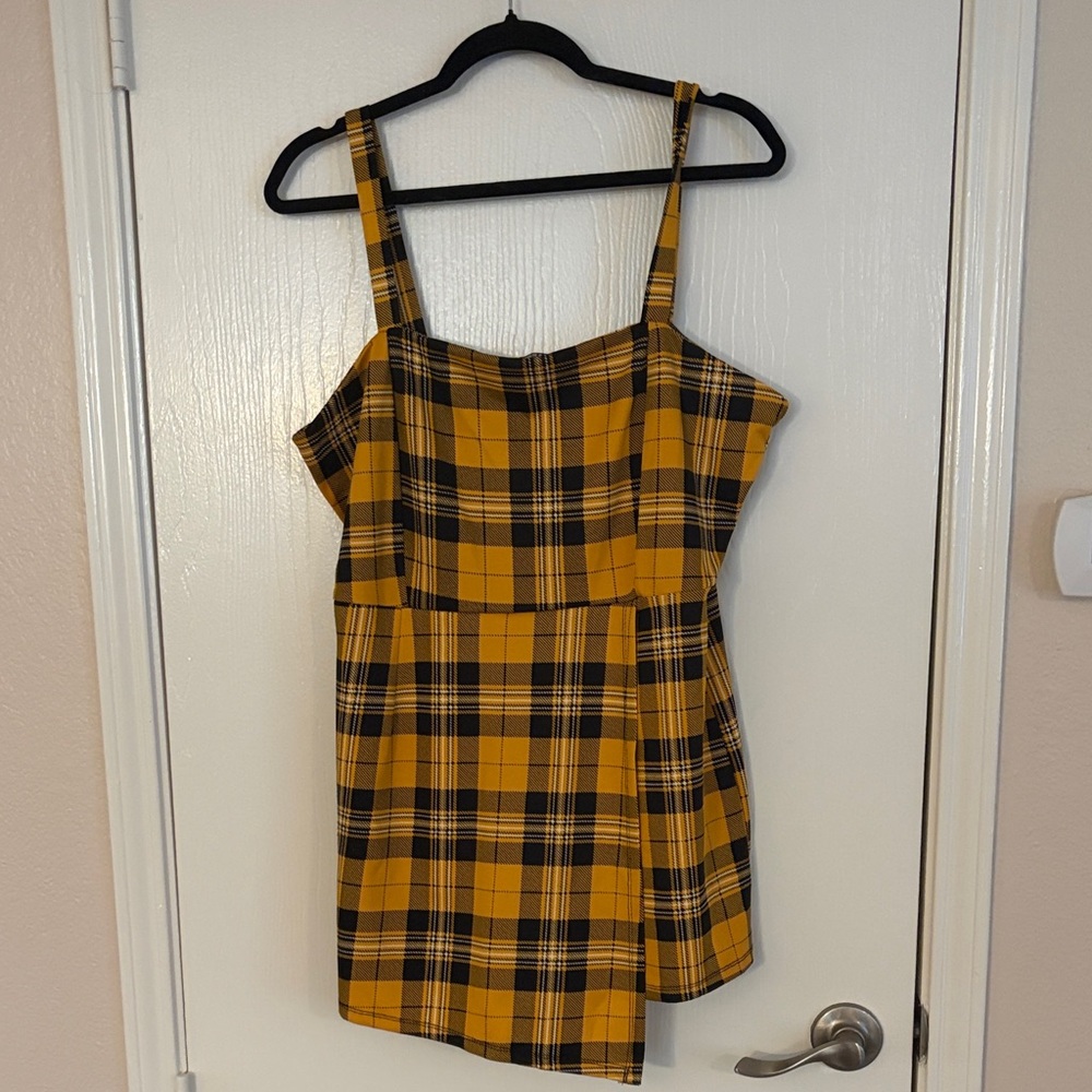 Jolie  & Joy 90’s vibes mustard yellow & black plaid mini dress. JR XL